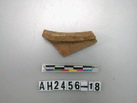 藏品(紅色細砂頸部陶片)的圖片